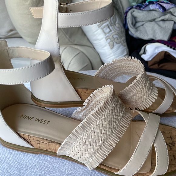 NINE WEST VERNELL FLAT SANDAL size 10 - Picture 6 of 8